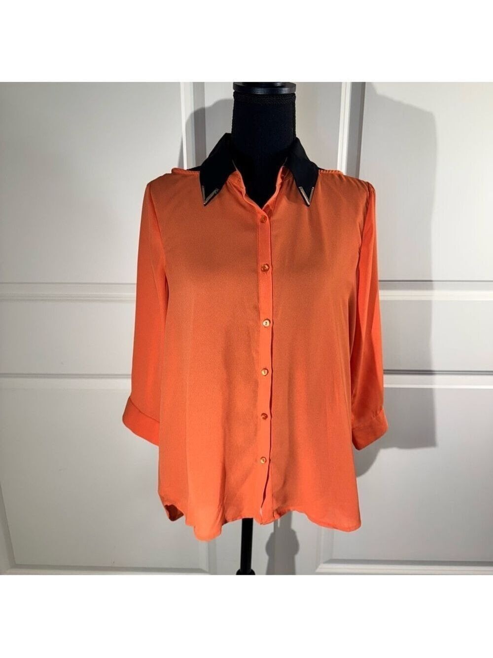Tea n rose Orange Button-Down Blouse with Black Collar Medium